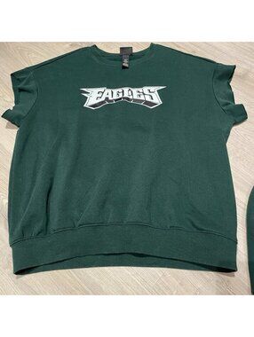 H&M 2 Green Cropped Sleeve Crewneck Sweatshirt Eagles Sweatshirts Sz M